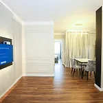 Miku Apartment -Charming One Bedroom At Komuna E Parisit