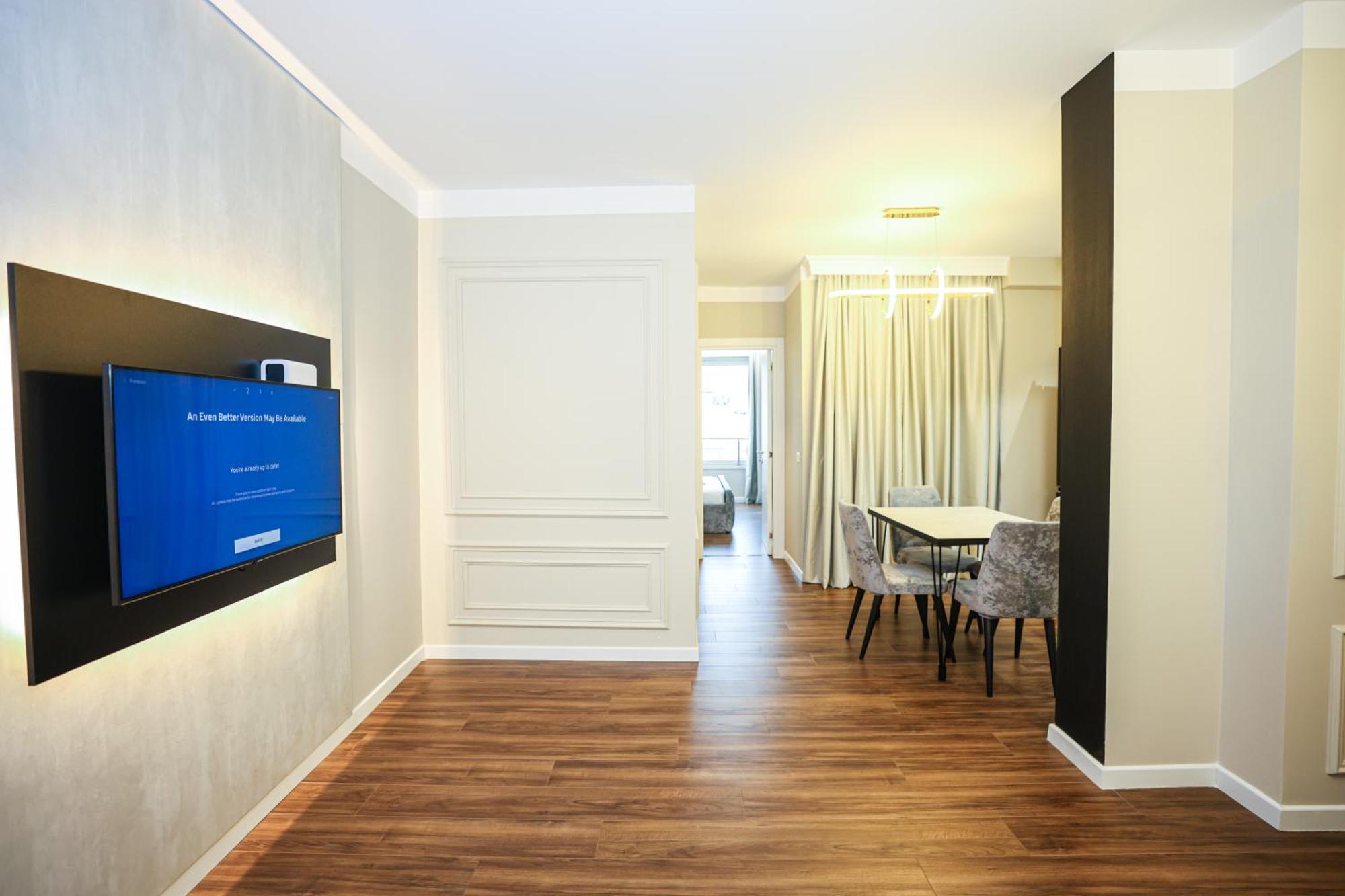 Miku -charming One Bedroom At Komuna E Parisit Appartement *