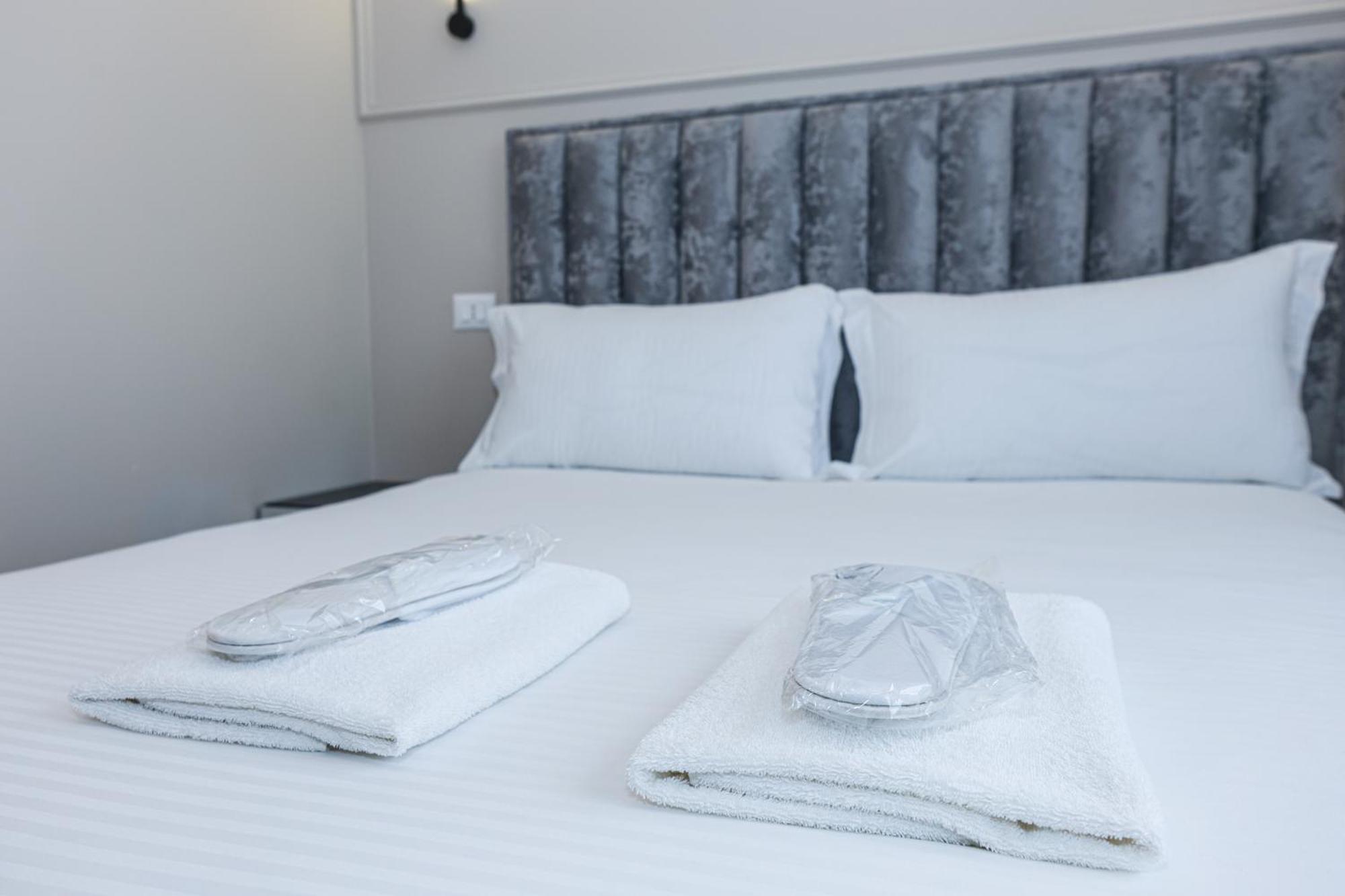 Miku -charming One Bedroom At Komuna E Parisit Appartement *